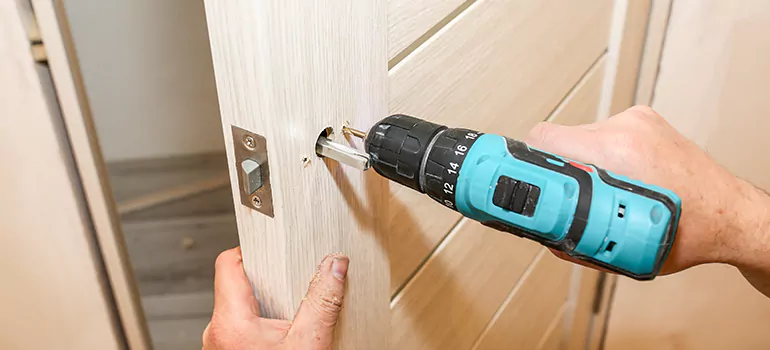 Old Door Knob Repair in Coral Gables, FL