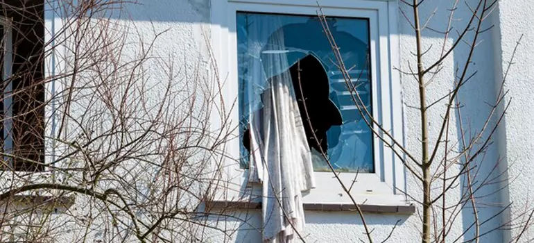 Storm Window Installation Contractors in Coral Gables, FL